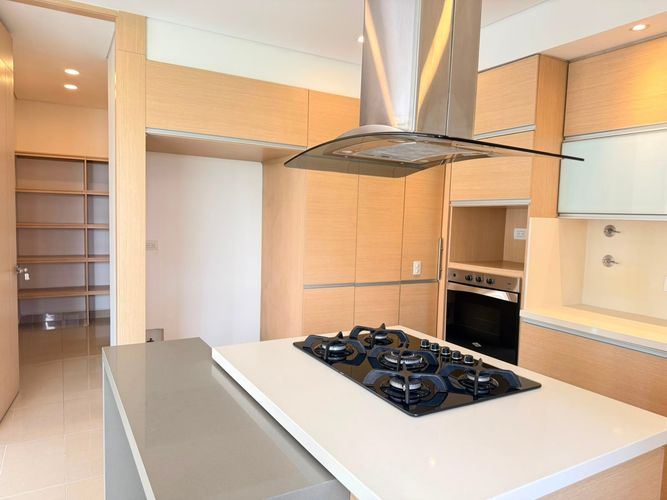 Apartamento de 3 alcobas en arriendo en El Poblado, Medellín, 272 m² · foto 8 de 19