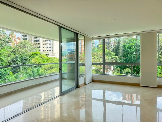 Apartamento de 3 alcobas en arriendo en El Poblado, Medellín, 272 m² · foto 5 de 19