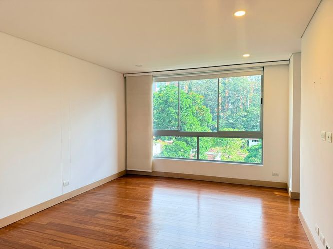 Apartamento de 3 alcobas en arriendo en El Poblado, Medellín, 272 m² · foto 15 de 19