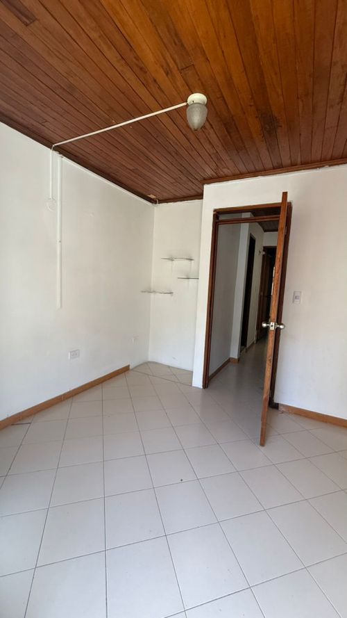 Casa de 4 alcobas en venta en Rodeo Alto, Medellín, 110 m² · foto 9 de 11