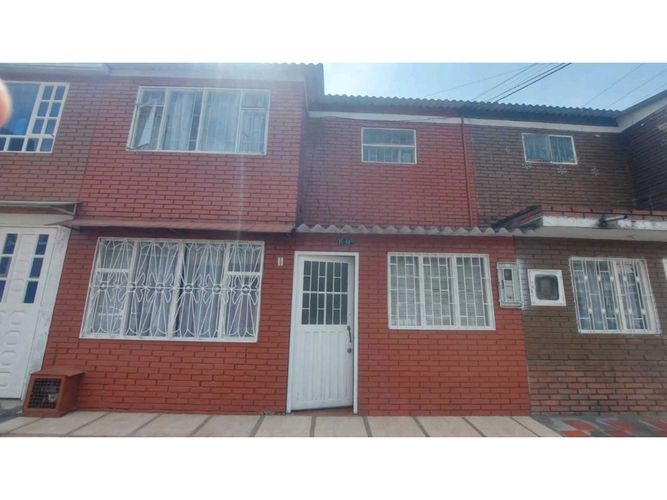 Casa de 4 alcobas en venta en Super Manzana 10, Bogotá, 180 m² · foto 3 de 23