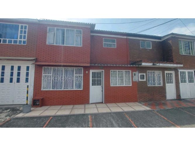 Casa de 4 alcobas en venta en Super Manzana 10, Bogotá, 180 m² · foto 4 de 23