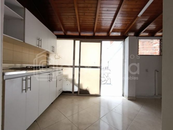 Casa de 5 alcobas en venta en Alcala, Envigado, 137 m² · foto 3 de 16