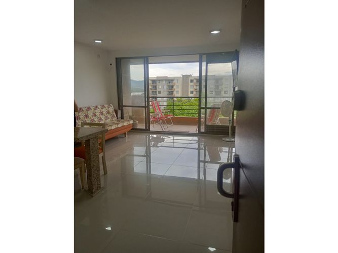 Apartamento de 3 alcobas en venta en Las Palmas, Ricaurte, 93 m² · foto 4 de 17