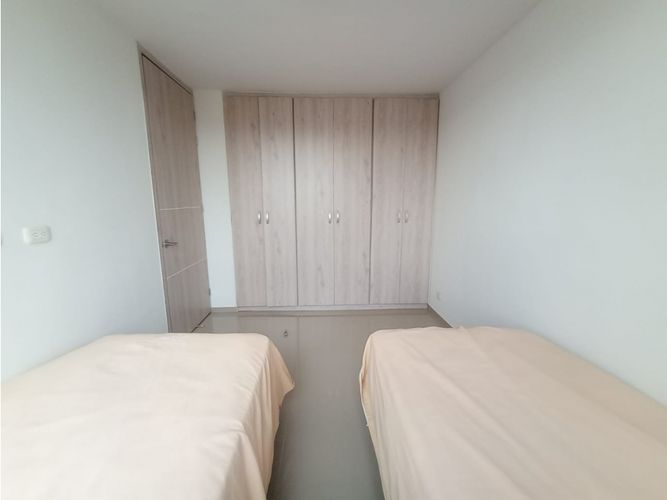 Apartamento de 3 alcobas en venta en Las Palmas, Ricaurte, 93 m² · foto 10 de 17