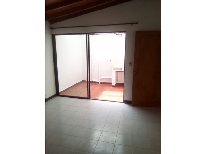 Casa de 5 alcobas en venta en Buenos Aires, Medellín, 165 m² · foto 14 de 24