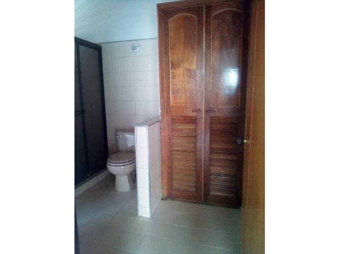 Casa de 5 alcobas en venta en Buenos Aires, Medellín, 165 m² · foto 16 de 24