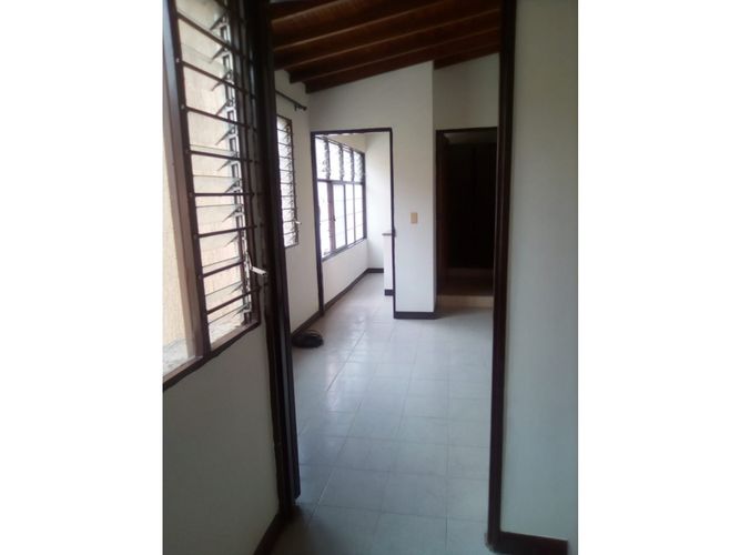 Casa de 5 alcobas en venta en Buenos Aires, Medellín, 165 m² · foto 18 de 24
