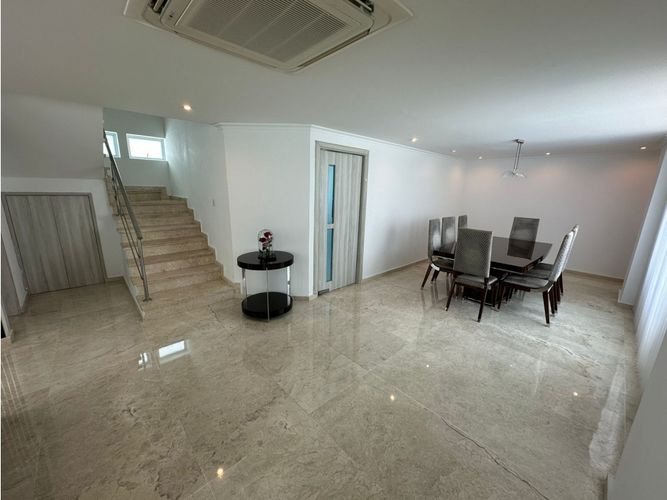 Casa de 4 alcobas en venta en El Golf, Barranquilla, 390 m² · foto 5 de 21