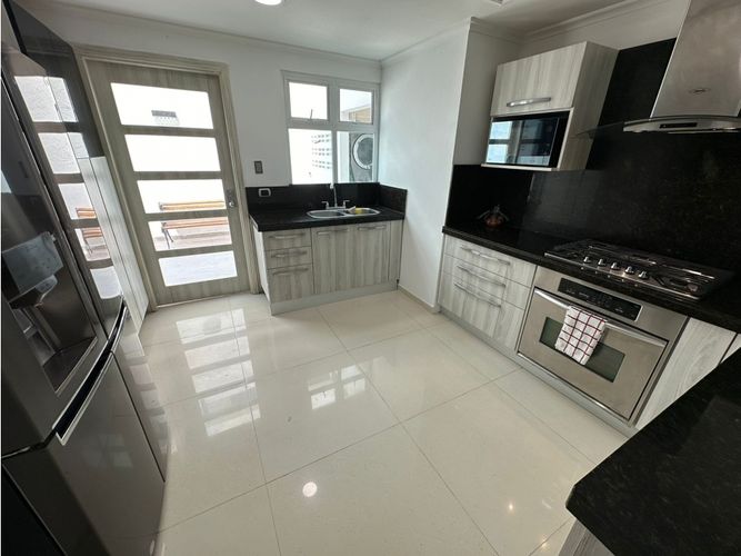 Casa de 4 alcobas en venta en El Golf, Barranquilla, 390 m² · foto 7 de 21