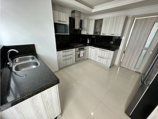 Casa de 4 alcobas en venta en El Golf, Barranquilla, 390 m² · foto 8 de 21