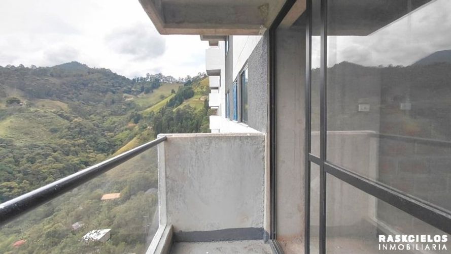 Apartamento de 3 alcobas en venta en Loma De San Jose, Sabaneta, 55 m² · foto 6 de 20