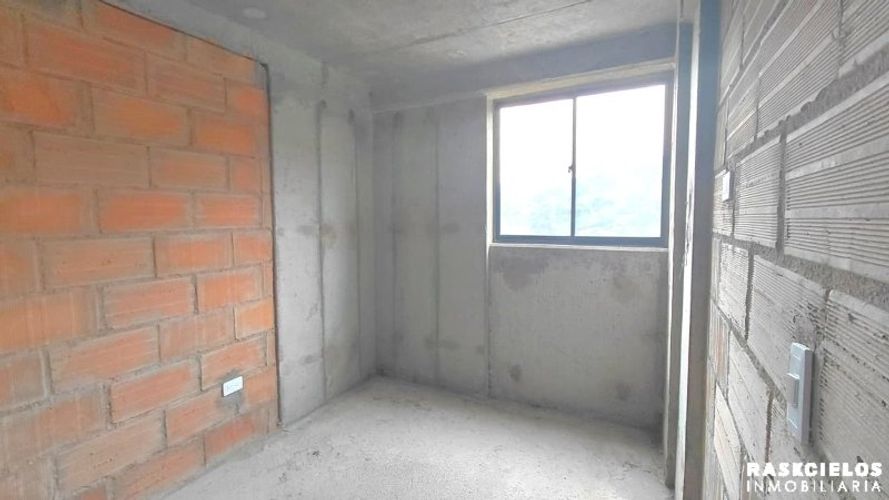 Apartamento de 3 alcobas en venta en Loma De San Jose, Sabaneta, 55 m² · foto 9 de 20