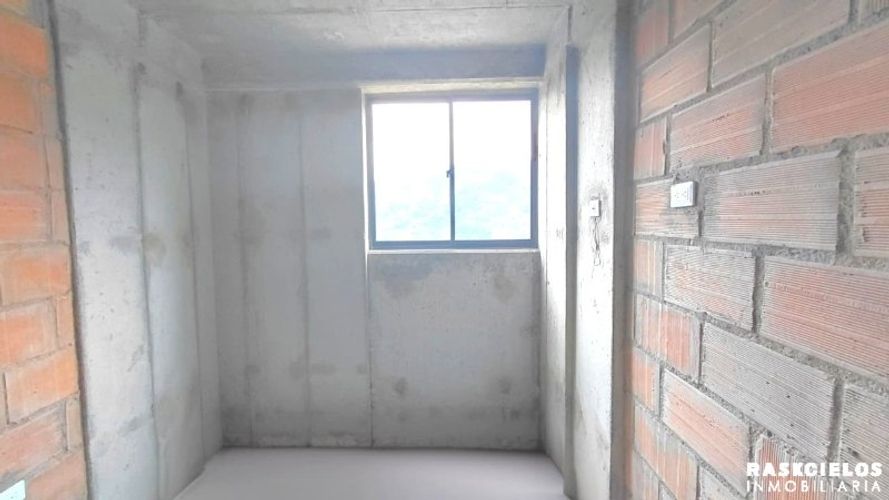 Apartamento de 3 alcobas en venta en Loma De San Jose, Sabaneta, 55 m² · foto 12 de 20