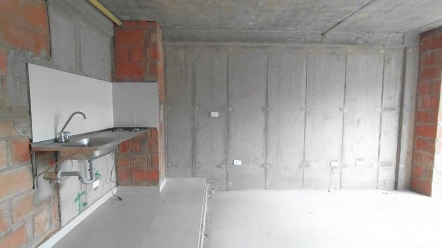 Apartamento de 3 alcobas en venta en Loma De San Jose, Sabaneta, 55 m² · foto 17 de 20