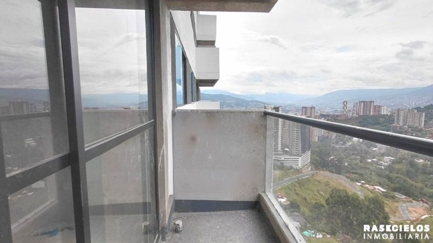 Apartamento de 3 alcobas en venta en Loma De San Jose, Sabaneta, 55 m² · foto 19 de 20