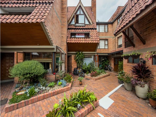 Casa de 2 alcobas en venta en Santa Bibiana, Bogotá, 116 m² · foto 2 de 23