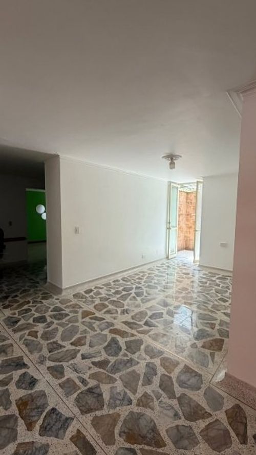 Apartamento de 4 alcobas en venta en Cuarta Brigada, Medellín, 112 m² · foto 2 de 17