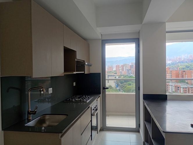 Apartamento de 3 alcobas en arriendo en Otraparte, Envigado, 97 m² · foto 4 de 19