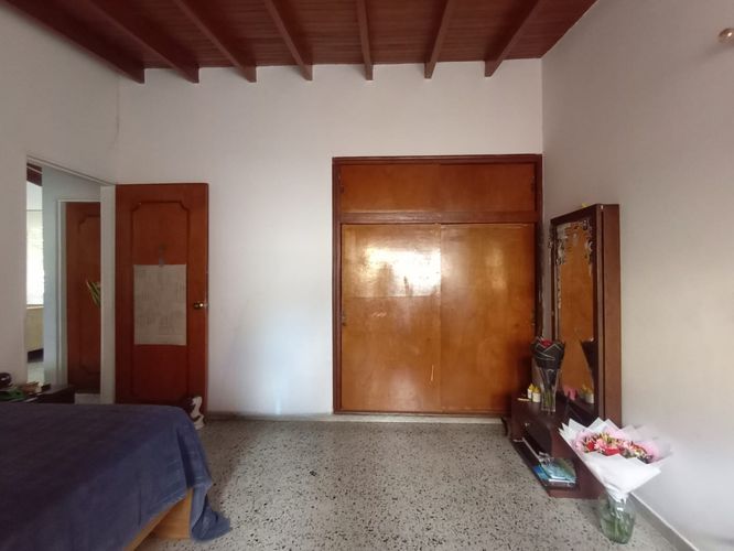 Casa de 5 alcobas en venta en La America, Medellín, 420 m² · foto 13 de 19