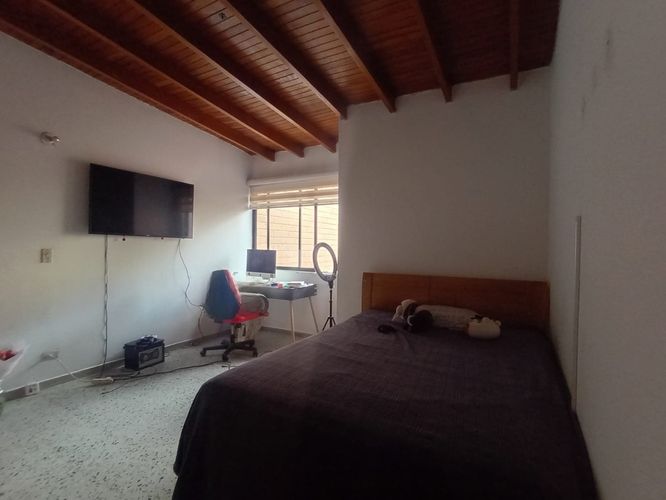 Casa de 5 alcobas en venta en La America, Medellín, 420 m² · foto 10 de 19