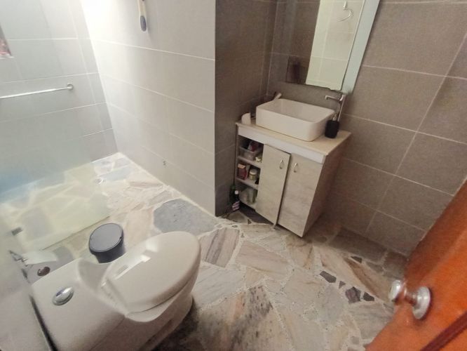 Casa de 5 alcobas en venta en La America, Medellín, 420 m² · foto 15 de 19