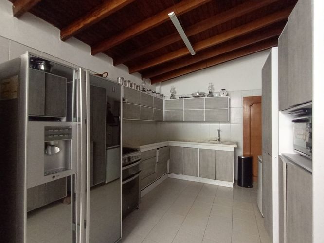 Casa de 5 alcobas en venta en La America, Medellín, 420 m² · foto 5 de 19