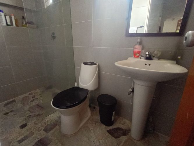 Casa de 5 alcobas en venta en La America, Medellín, 420 m² · foto 17 de 19