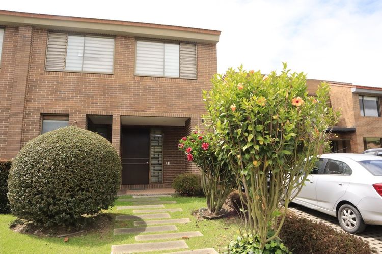 Casa de 3 alcobas en venta en Pueblo Viejo, Cota, 111 m² · foto 2 de 23