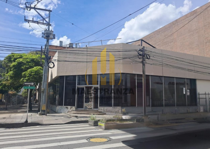 Local en arriendo en Perpetuo Socorro, Medellín, 1250 m² · foto 3 de 6