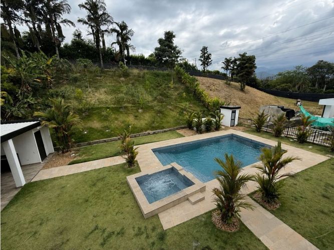 Casa de 4 alcobas en venta en Pance, Cali, 717 m² · foto 2 de 17