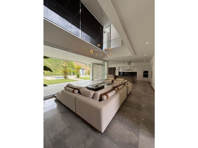 Casa de 4 alcobas en venta en Pance, Cali, 717 m² · foto 3 de 17