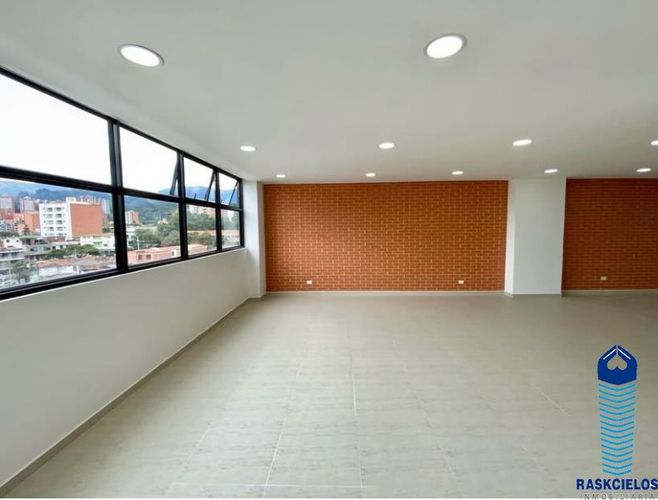 Local en venta en Las Acacias, Medellín, 137 m² · foto 3 de 9