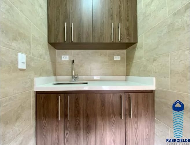 Local en venta en Las Acacias, Medellín, 137 m² · foto 8 de 9