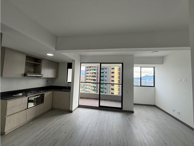 Apartamento de 2 alcobas en venta en Las Palmas, Medellín, 67 m² · foto 1 de 10