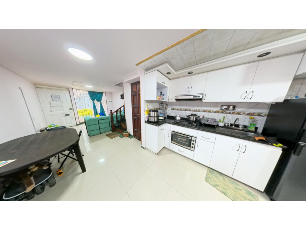 Casa en venta en Villa Alsacia 2, Bogotá · foto 3 de 13