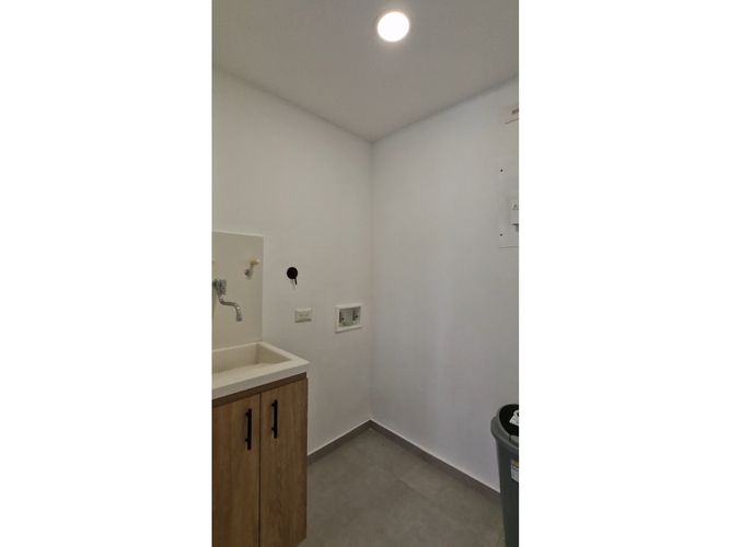 Apartamento de 2 alcobas en venta en Rionegro, 97 m² · foto 2 de 9