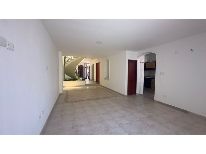 Casa de 4 alcobas en venta en Cr Villa Marano, Santa Marta, 230 m² · foto 3 de 22