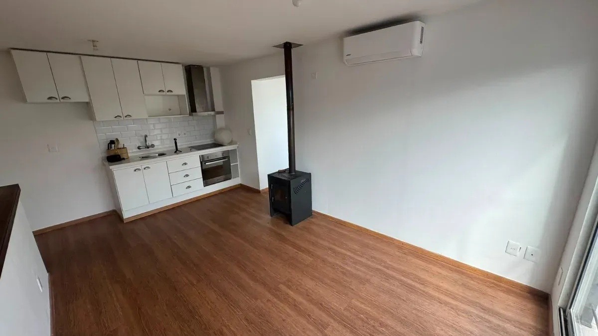 ALQUILER EN EL PRADO DE 1 DORMITORIO, NUEVO, POR ESCALERA AL FRENTE, BALCON, SIN GASTOS COMUNES
