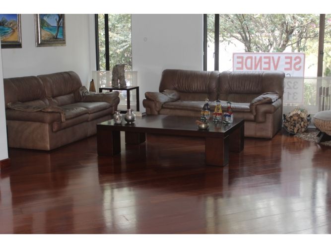 Casa en venta en Santa Barbara Central, Bogotá · foto 2 de 23
