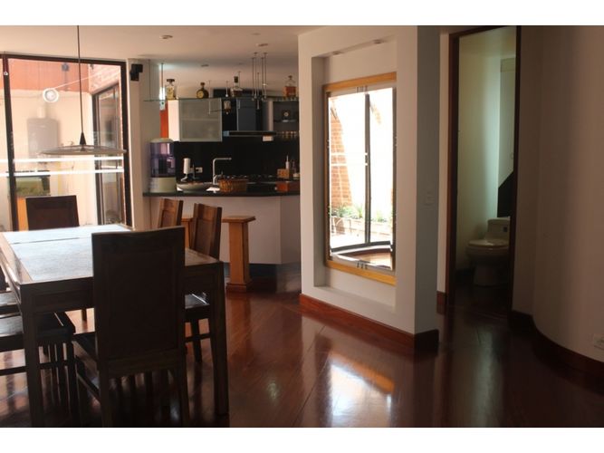 Casa en venta en Santa Barbara Central, Bogotá · foto 8 de 23