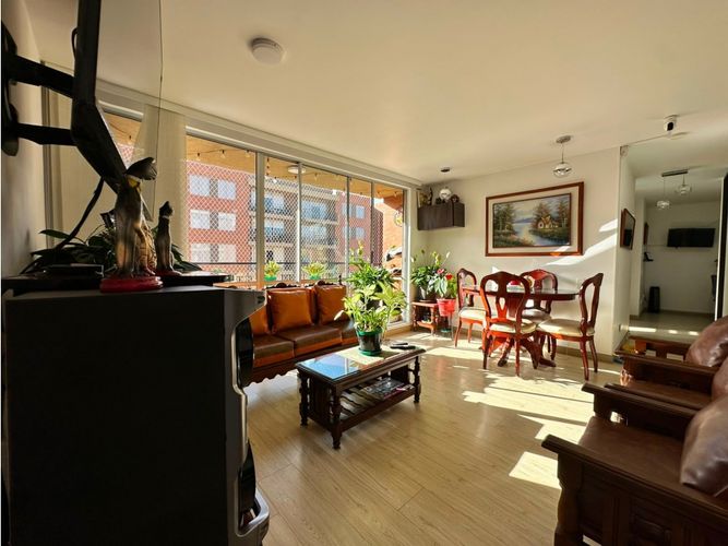 Apartamento de 3 alcobas en venta en La Estancia, Madrid, 63 m² · foto 2 de 24