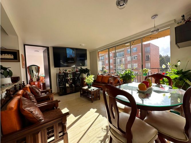 Apartamento de 3 alcobas en venta en La Estancia, Madrid, 63 m² · foto 9 de 24