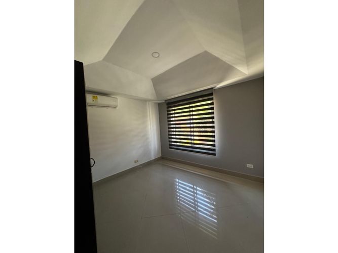 Casa de 5 alcobas en venta en El Castillo, Jamundí, 340 m² · foto 7 de 24