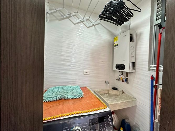 Apartamento de 3 alcobas en venta en La Estancia, Madrid, 63 m² · foto 10 de 24