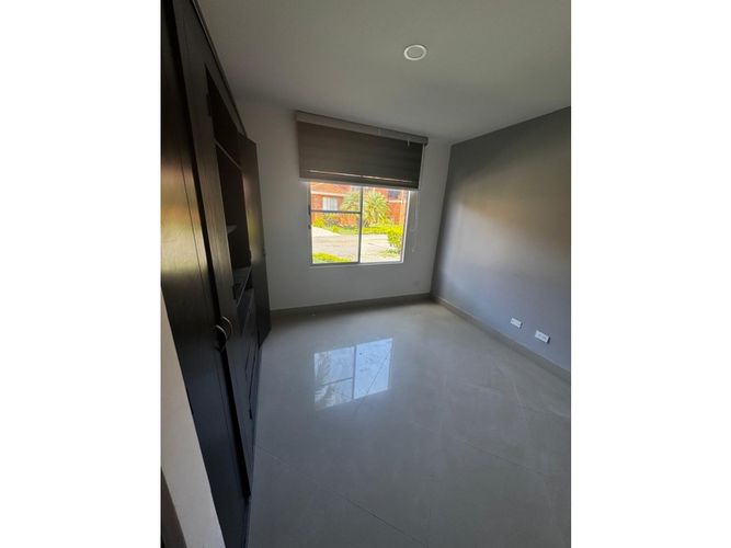 Casa de 5 alcobas en venta en El Castillo, Jamundí, 340 m² · foto 9 de 24