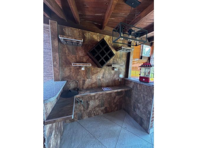 Casa de 5 alcobas en venta en El Castillo, Jamundí, 340 m² · foto 14 de 24