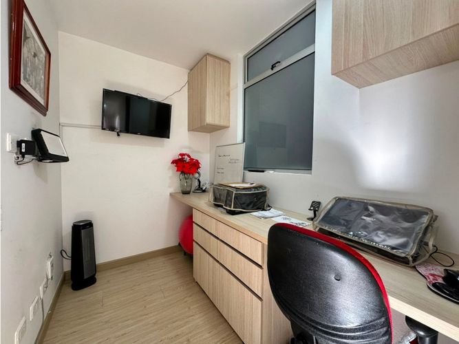 Apartamento de 3 alcobas en venta en La Estancia, Madrid, 63 m² · foto 17 de 24
