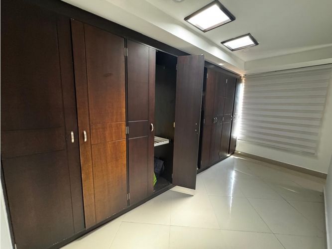 Casa de 5 alcobas en venta en El Castillo, Jamundí, 340 m² · foto 16 de 24