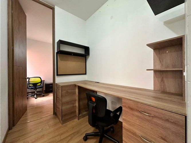Apartamento de 3 alcobas en venta en La Estancia, Madrid, 63 m² · foto 18 de 24